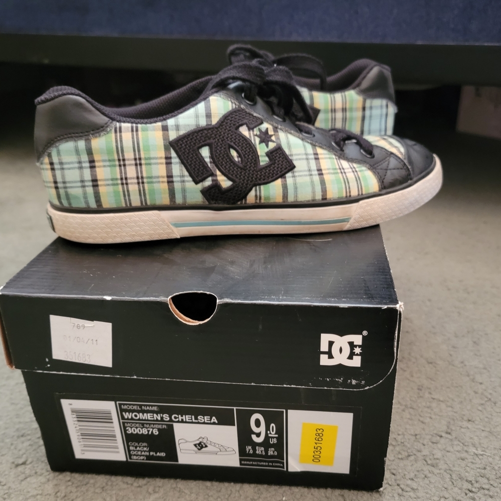 DC Chelsea shoes